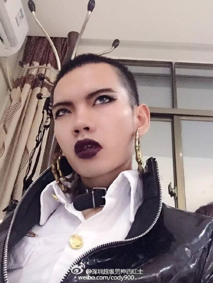 Фотография: Китайский трансвестит, который не может просто так взять и сходить в магазин №13 - BigPicture.ru