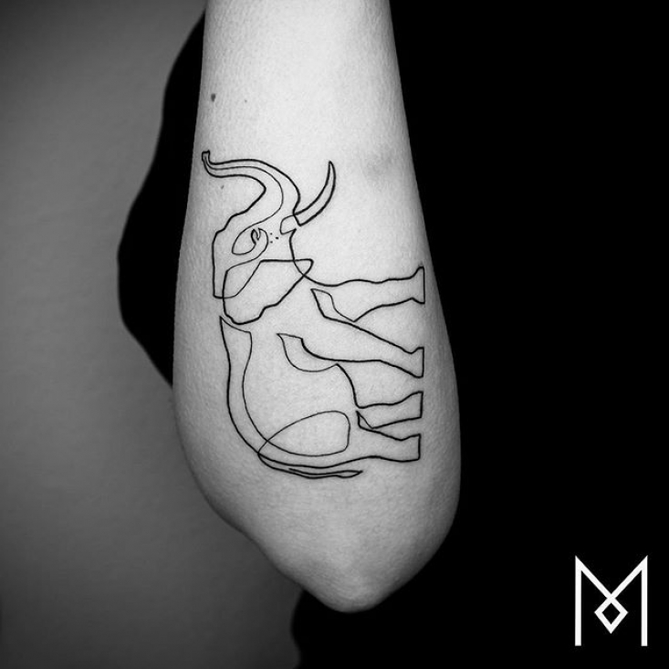 Фотография: Крутые минималистичные татуировки, нарисованные одной линией №15 - BigPicture.ru