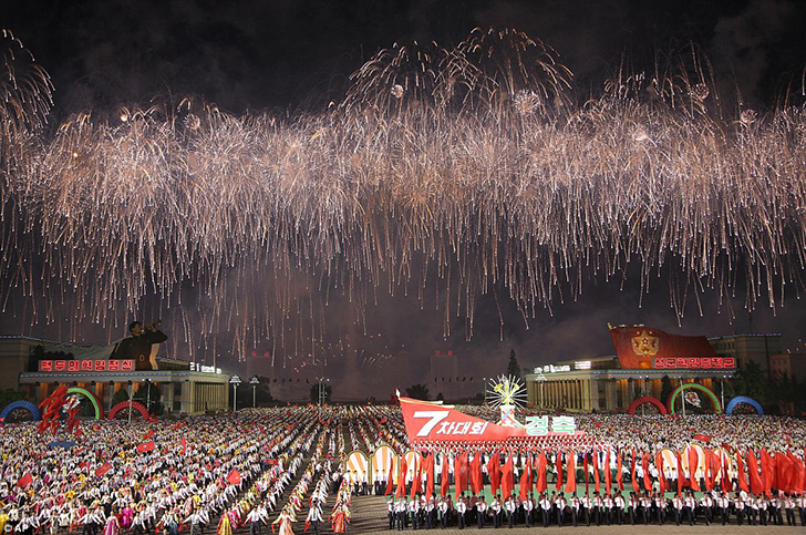 Фотография: Безудержное веселье: как в Северной Корее отпраздновали съезд правящей партии №14 - BigPicture.ru