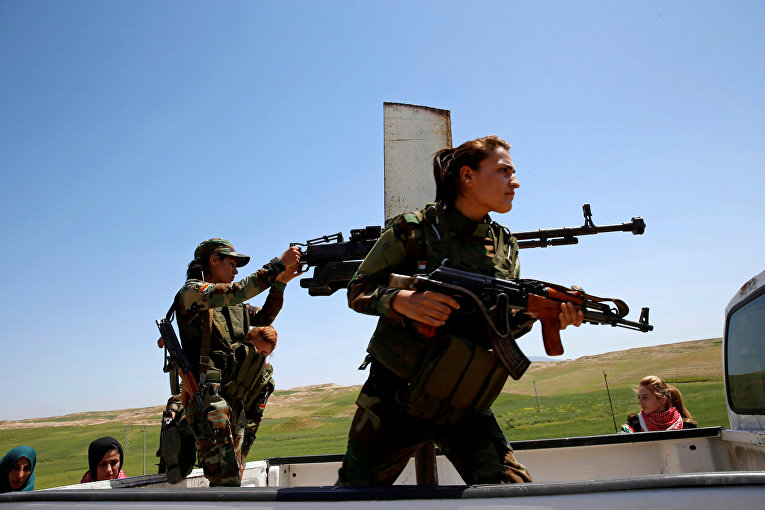 Фотография: Женщины, которые воюют против ИГИЛ №2 - BigPicture.ru