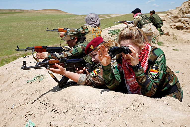 Фотография: Женщины, которые воюют против ИГИЛ №13 - BigPicture.ru