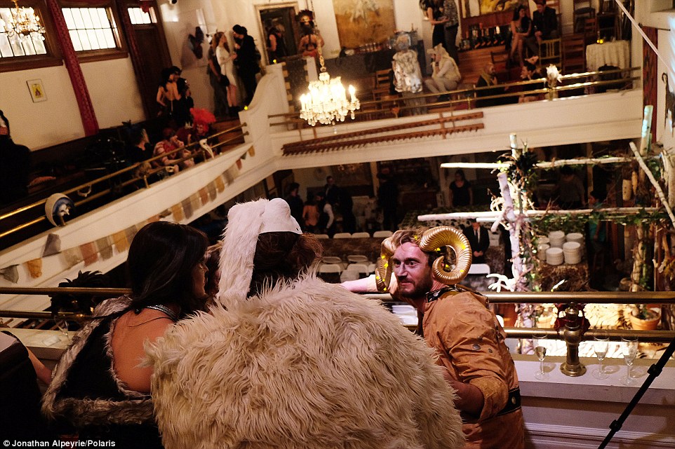 Фотография: Как проходят развратные вечеринки в особняке алжирского миллионера №22 - BigPicture.ru