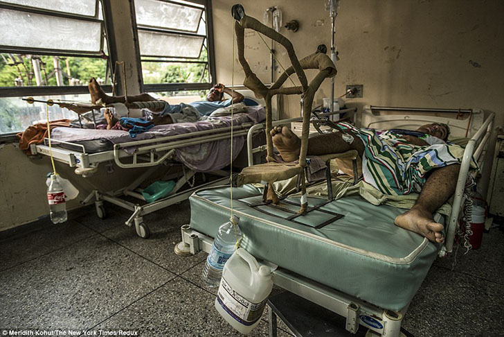Фотография: Ни электричества, ни антибиотиков: кошмарные условия в больницах Венесуэлы №4 - BigPicture.ru
