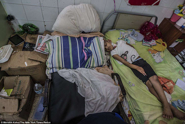 Фотография: Ни электричества, ни антибиотиков: кошмарные условия в больницах Венесуэлы №5 - BigPicture.ru