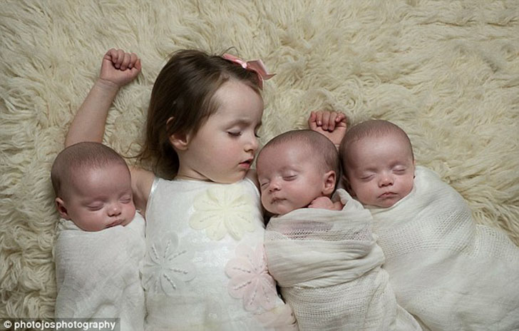 Фотография: Генетическая ксерокопия: британские тройняшки, которых различает только родная мать №6 - BigPicture.ru