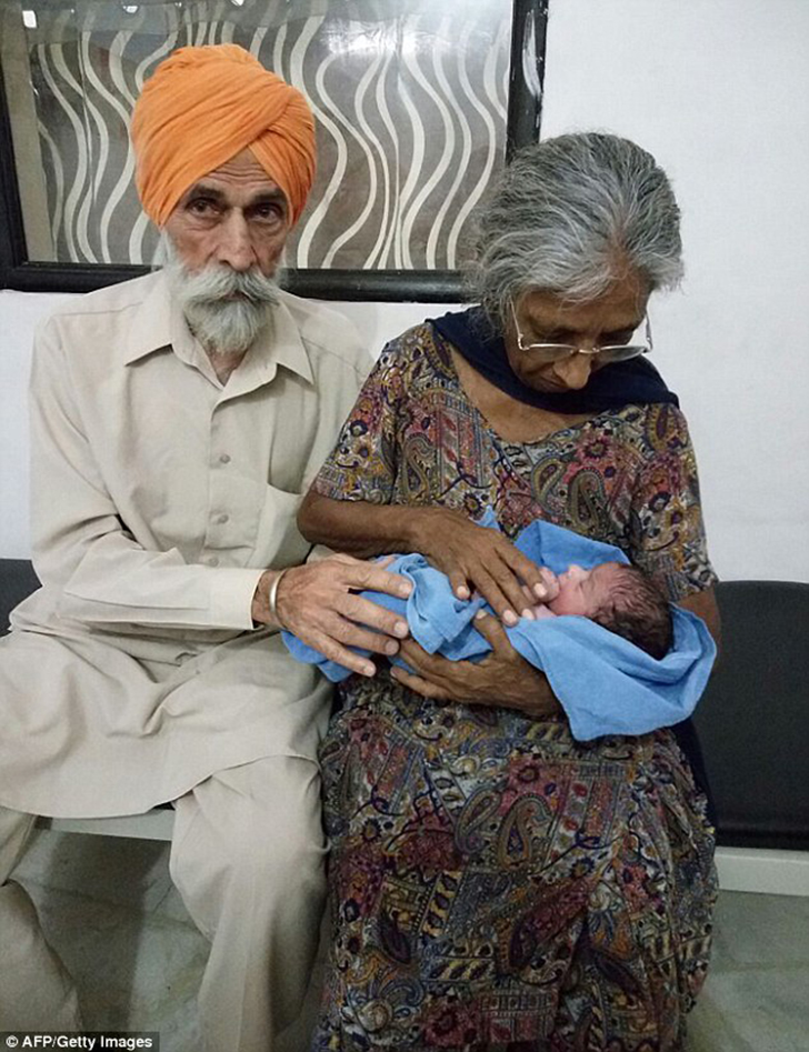 Фотография: Зачем 72-летняя индийская женщина родила первенца №7 - BigPicture.ru