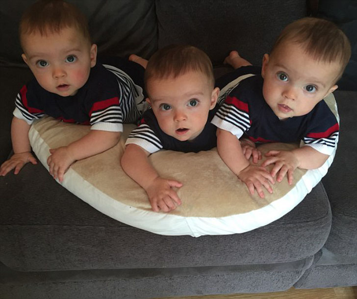 Фотография: Генетическая ксерокопия: британские тройняшки, которых различает только родная мать №9 - BigPicture.ru