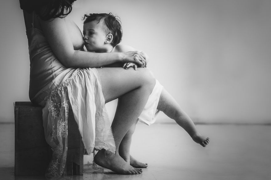 Фотография: Фотограф снимает кормящих грудью матерей, и это очень красиво №13 - BigPicture.ru