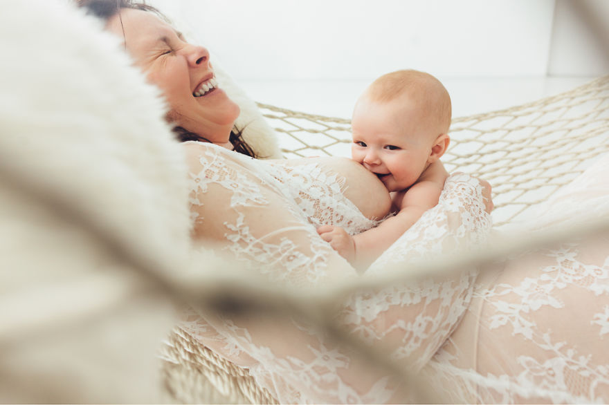 Фотография: Фотограф снимает кормящих грудью матерей, и это очень красиво №1 - BigPicture.ru