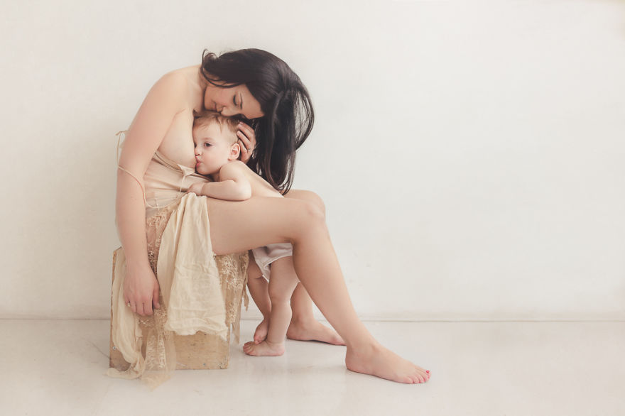 Фотография: Фотограф снимает кормящих грудью матерей, и это очень красиво №6 - BigPicture.ru