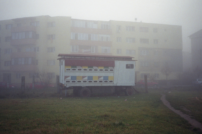 Фотография: Фотограф показывает, как умирает его родной городок в Трансильвании №2 - BigPicture.ru