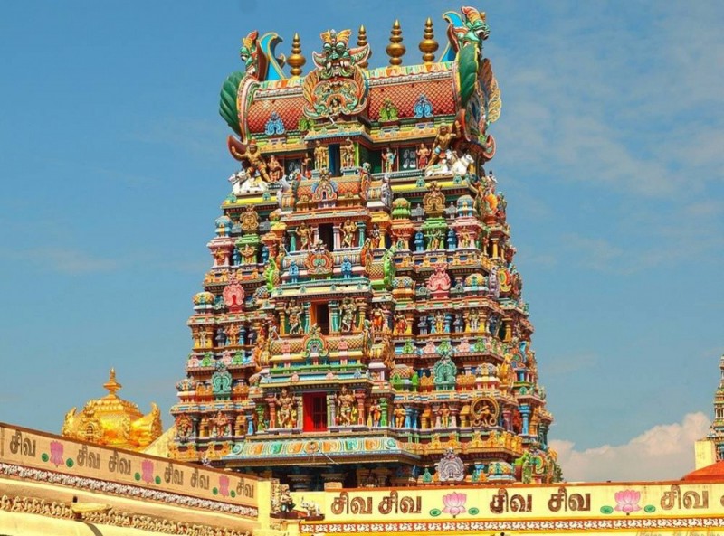 Фотография: Стены этого индийского храма состоят из тысяч скульптур №1 - BigPicture.ru