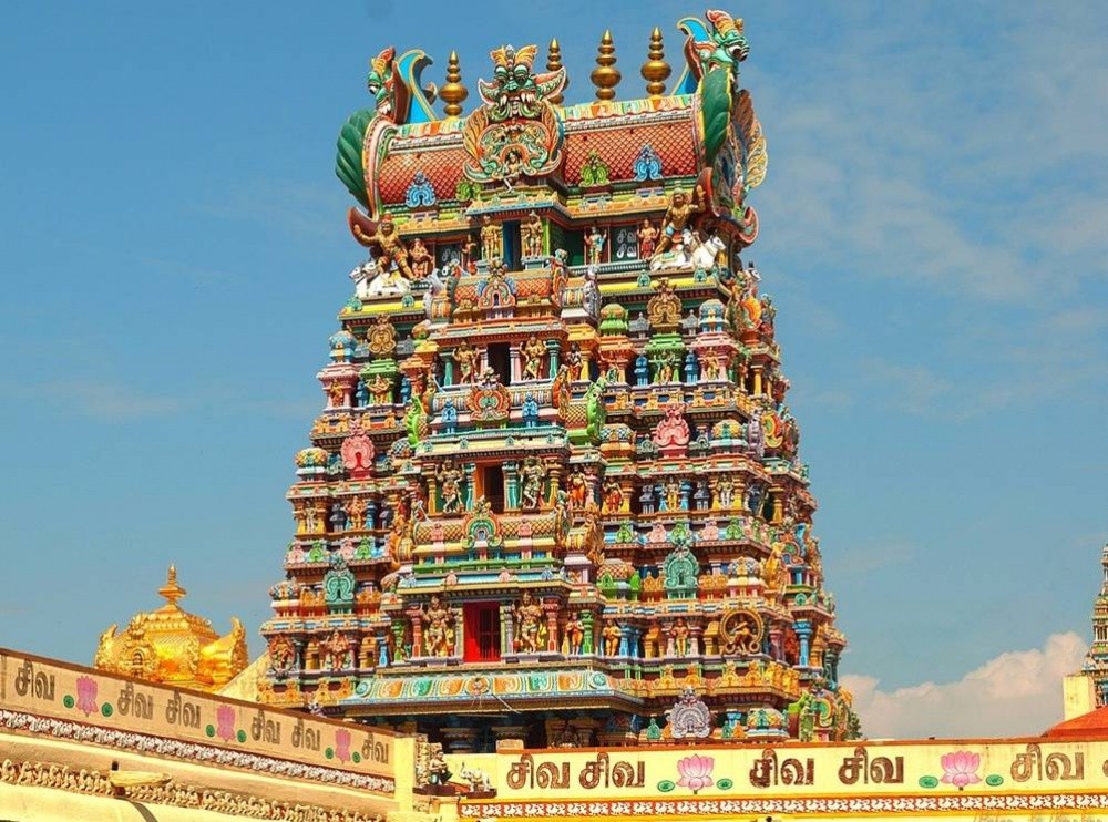 Фотография: Стены этого индийского храма состоят из тысяч скульптур №2 - BigPicture.ru