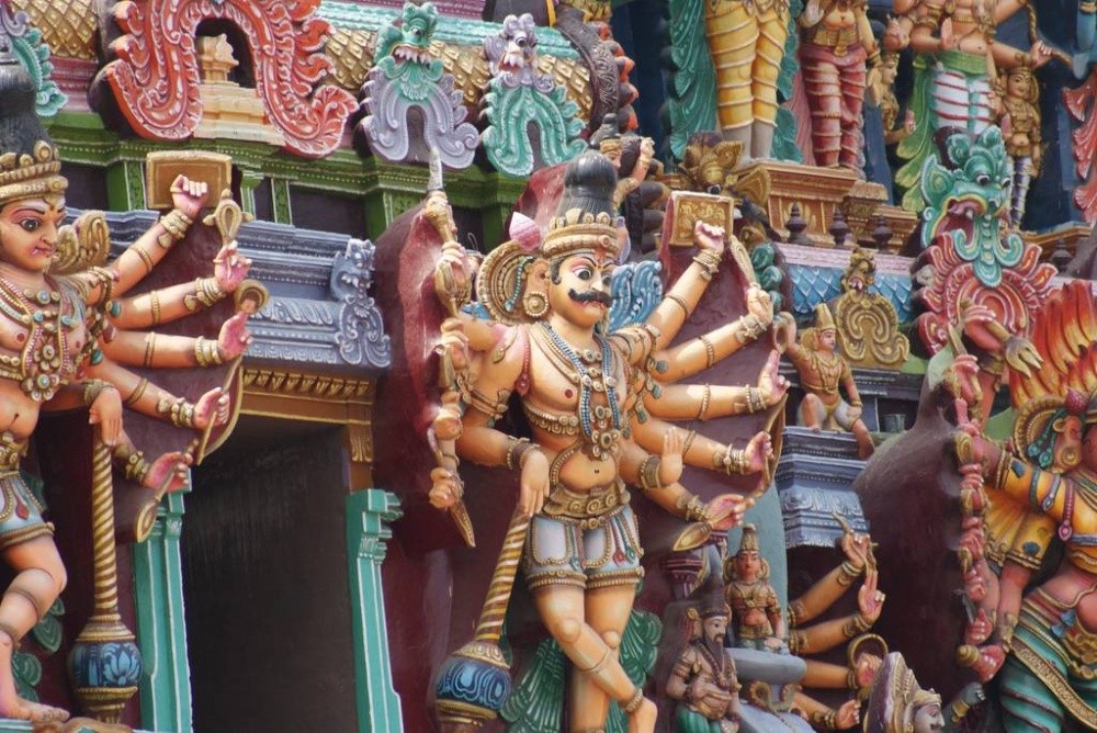 Фотография: Стены этого индийского храма состоят из тысяч скульптур №4 - BigPicture.ru