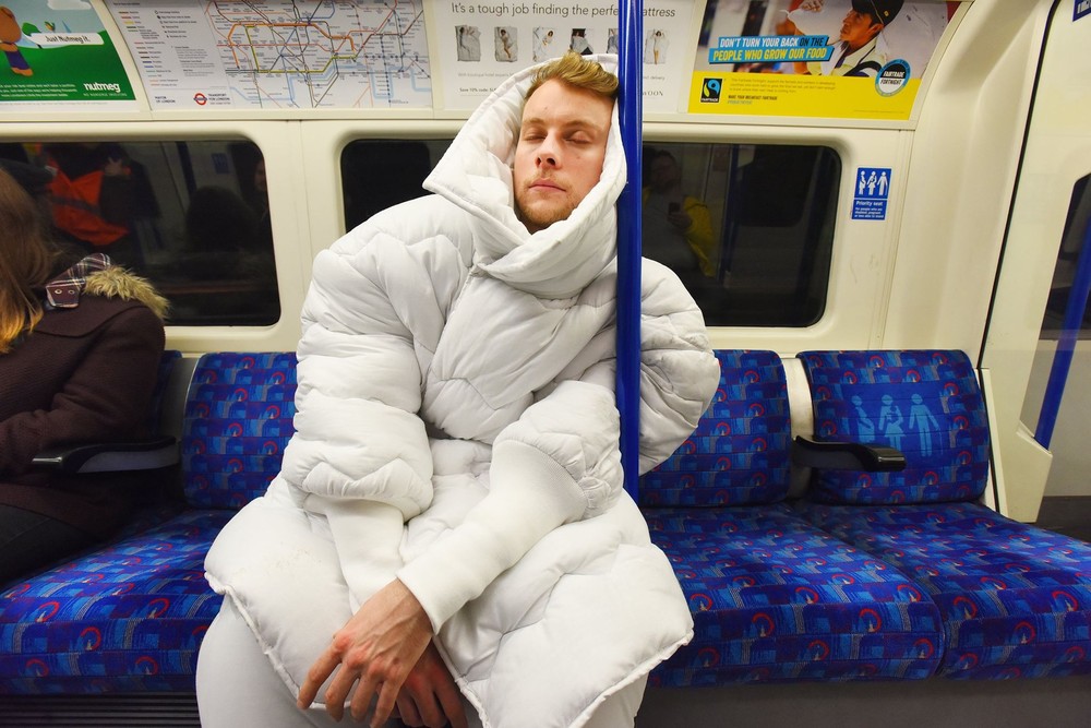 Фотография: Оригинальный костюм-одеяло для тех, кто любит поспать №7 - BigPicture.ru