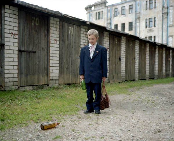 Фотография: Коллективная амнезия: фотограф из Латвии инсценировал советское прошлое №3 - BigPicture.ru