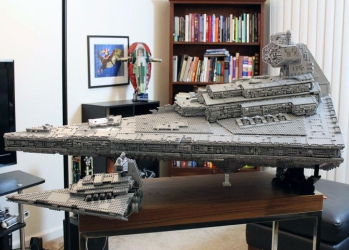Парень построил из Lego космический корабль из «Звездных войн»