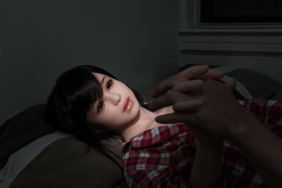 Фотография: Счастливая жизнь корейского фотографа с секс-куклой №2 - BigPicture.ru