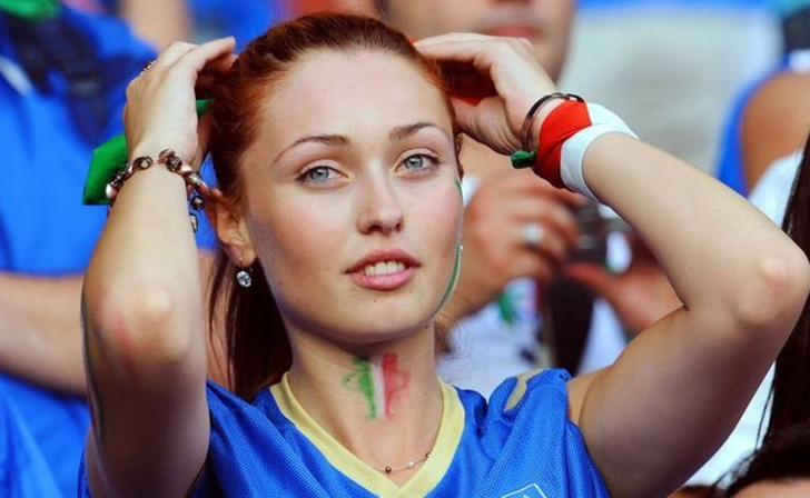 Фотография: Женщинам на стадионе — место! №14 - BigPicture.ru