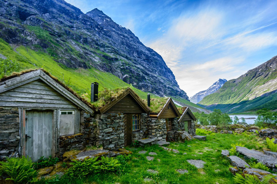 Фотография: Скандинавские домики с заросшей крышей, в которых хочется поселиться немедленно №15 - BigPicture.ru