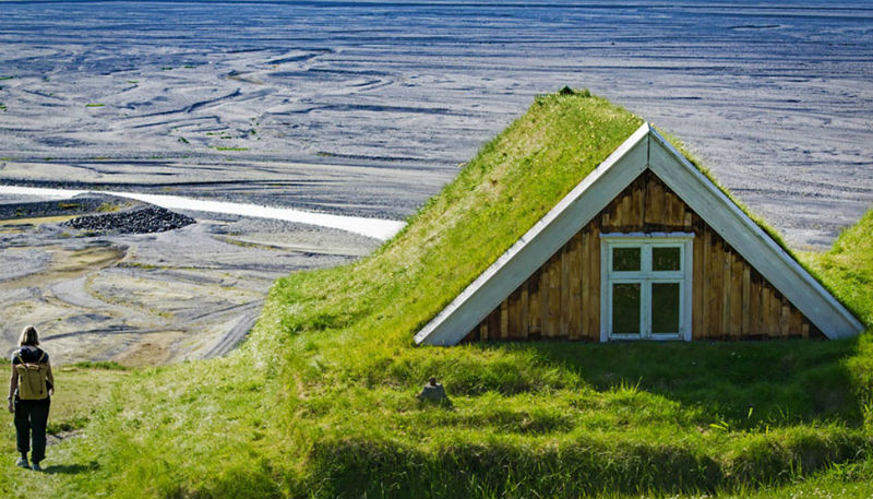 Фотография: Скандинавские домики с заросшей крышей, в которых хочется поселиться немедленно №1 - BigPicture.ru