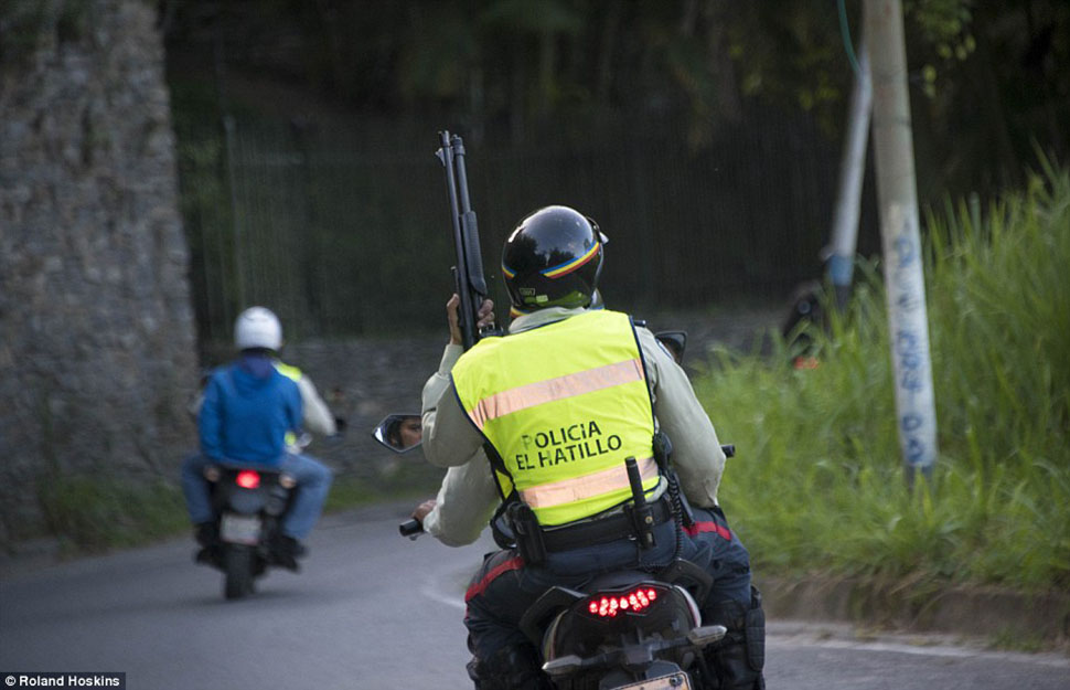 Фотография: Короли Каракаса: исповедь главаря банды, промышляющей похищениями людей №22 - BigPicture.ru