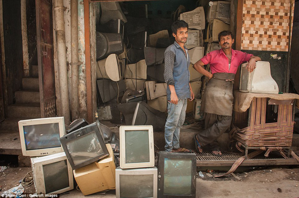 Фотография: Жизнь на индийском кладбище компьютеров №3 - BigPicture.ru