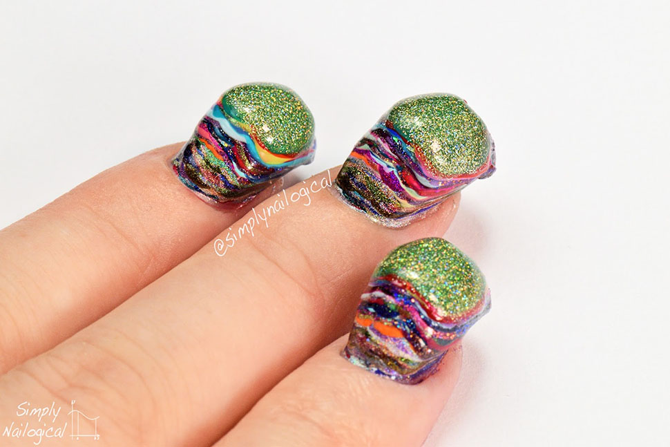 Фотография: Бесконечный маникюр: как накрасить ногти 116 слоями лака и не сойти с ума №8 - BigPicture.ru