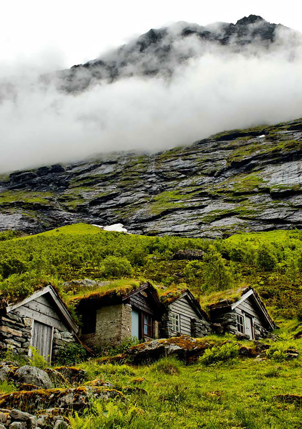 Фотография: Скандинавские домики с заросшей крышей, в которых хочется поселиться немедленно №26 - BigPicture.ru