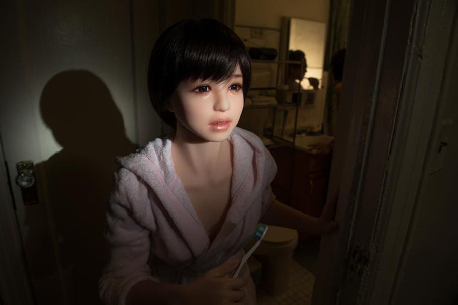 Фотография: Счастливая жизнь корейского фотографа с секс-куклой №4 - BigPicture.ru
