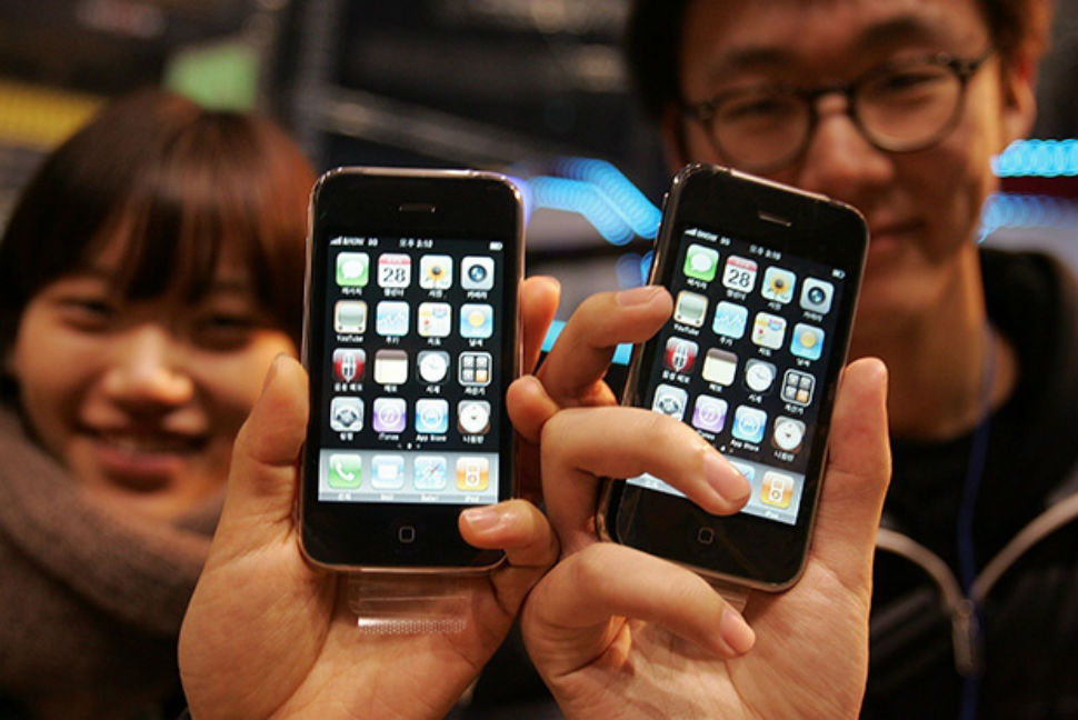Фотография: Эволюция iPhone - одного из самых популярных смартфонов в мире №4 - BigPicture.ru