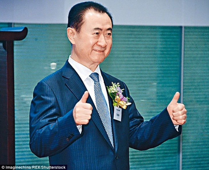 Фотография: Микки Маусу конец: как самый богатый китаец объявил войну 