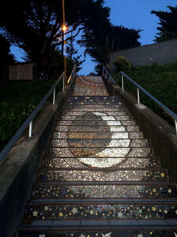 Фотография: Магическая лестница, которая ведет на луну и солнце №5 - BigPicture.ru