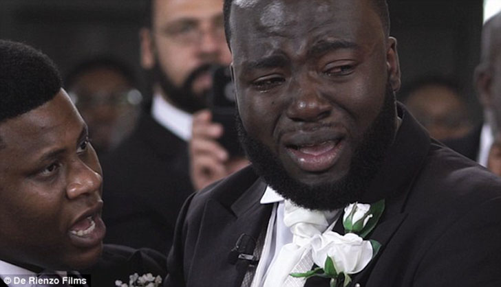 Фотография: Довела до слез: жених расплакался на свадьбе прямо у алтаря №1 - BigPicture.ru