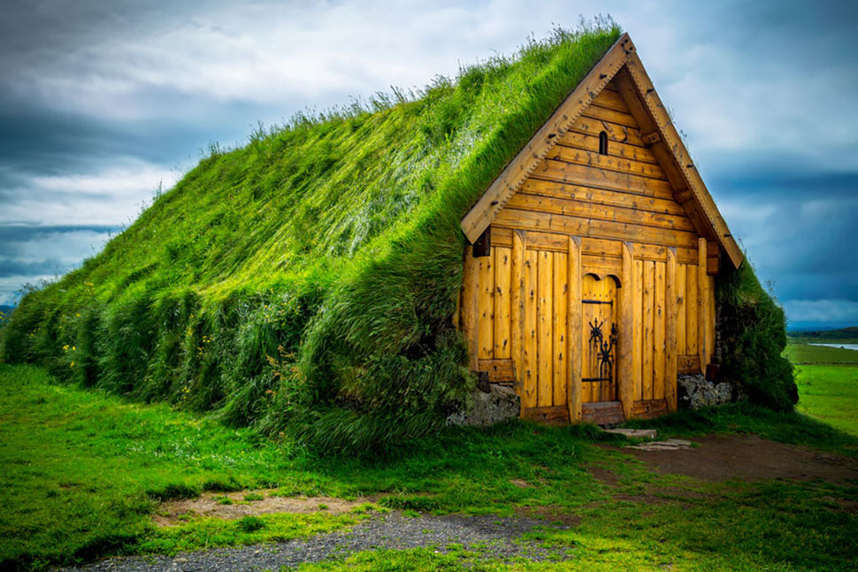 Фотография: Скандинавские домики с заросшей крышей, в которых хочется поселиться немедленно №6 - BigPicture.ru