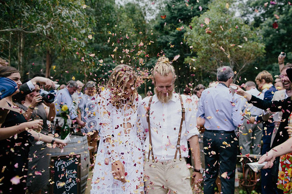 Фотография: Босиком на сеновал: такую свадьбу вы захотите летом №1 - BigPicture.ru