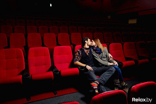 Секс в кинотеатре: как пошалить и остаться незамеченными?