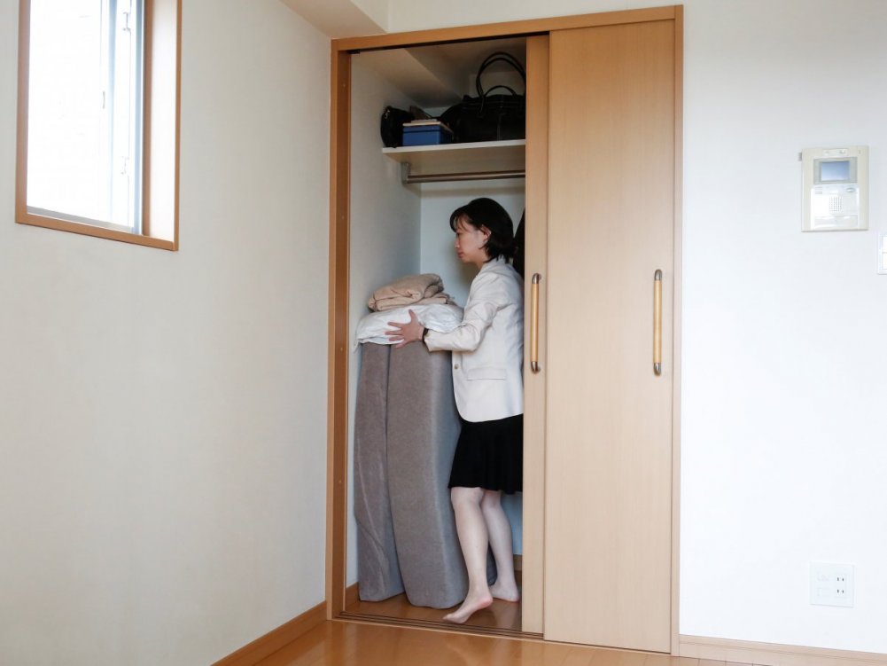 Фотография: Хоть шаром покати: до боли пустые квартиры японских минималистов №6 - BigPicture.ru