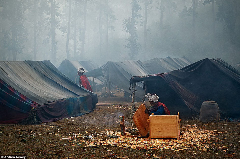 Фотография: Последние охотники и собиратели: жизнь первобытного племени в Непале №11 - BigPicture.ru