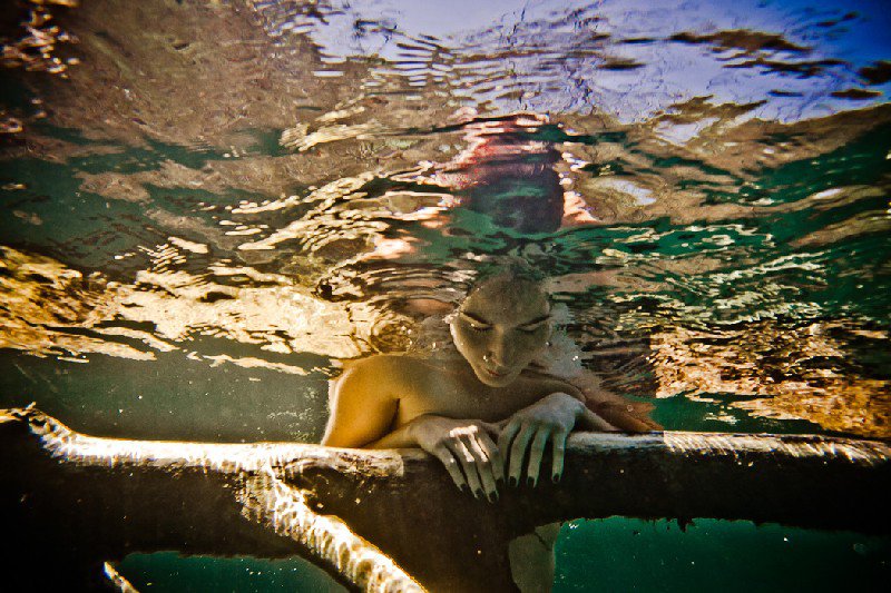 Фотография: Девушки и поглощающая водная стихия от Нила Крейвера №3 - BigPicture.ru