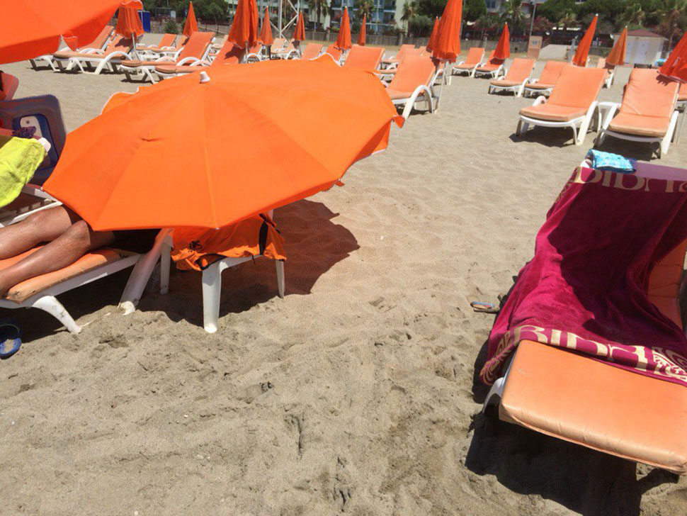 Фотография: Лежу я на пляжу: чудовищно прекрасные отдыхающие, которых можно встретить на любом пляже №3 - BigPicture.ru
