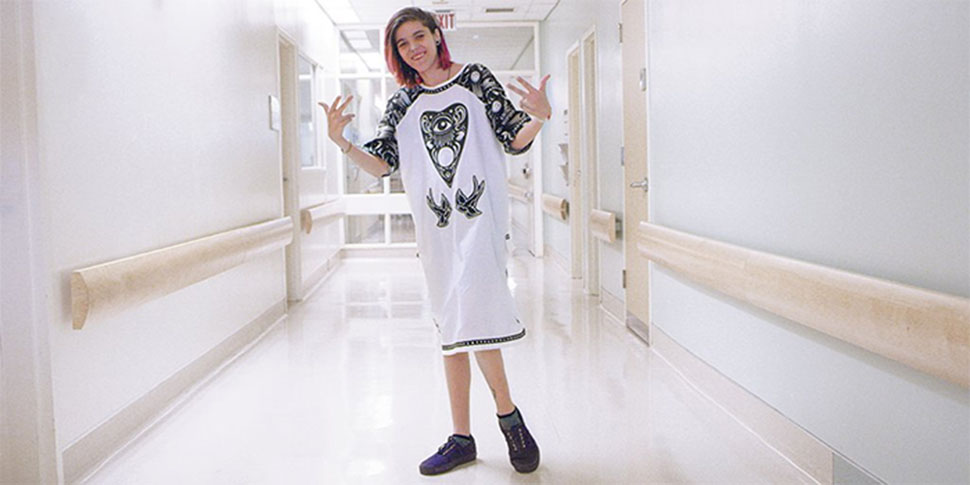 Фотография: Дизайнеры преобразили унылую больничную одежду, чтобы поднять настроение больным детям №4 - BigPicture.ru
