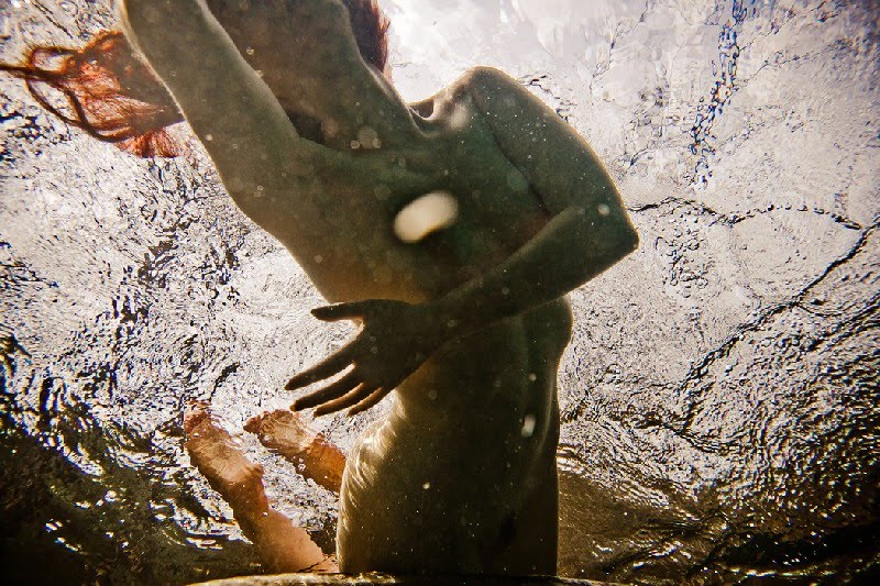 Фотография: Девушки и поглощающая водная стихия от Нила Крейвера №5 - BigPicture.ru