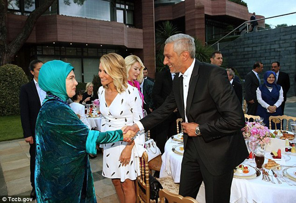 Фотография: Роскошный дворец, 185 миллионов долларов и жена-шопоголичка президента Эрдогана №6 - BigPicture.ru