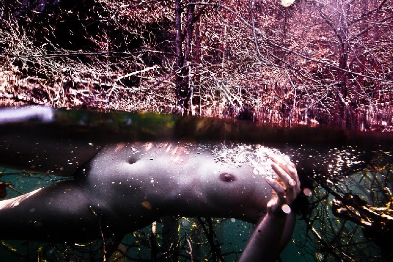 Фотография: Девушки и поглощающая водная стихия от Нила Крейвера №7 - BigPicture.ru