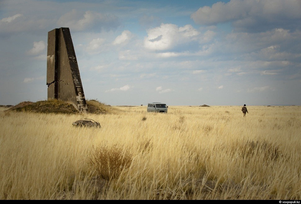 Фотография: Радиоактивное наследие СССР в развалинах Семипалатинского ядерного полигона №7 - BigPicture.ru