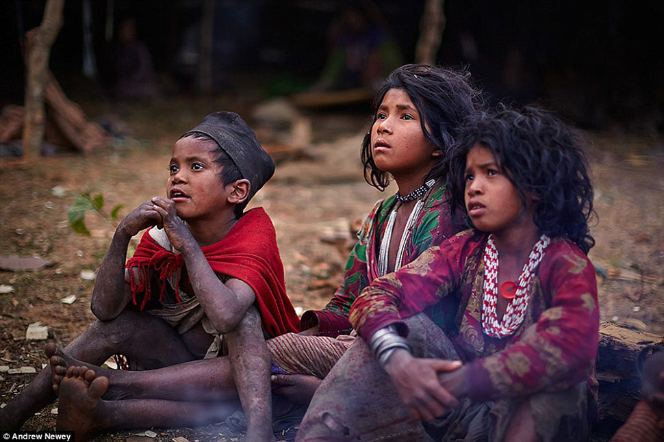 Фотография: Последние охотники и собиратели: жизнь первобытного племени в Непале №9 - BigPicture.ru