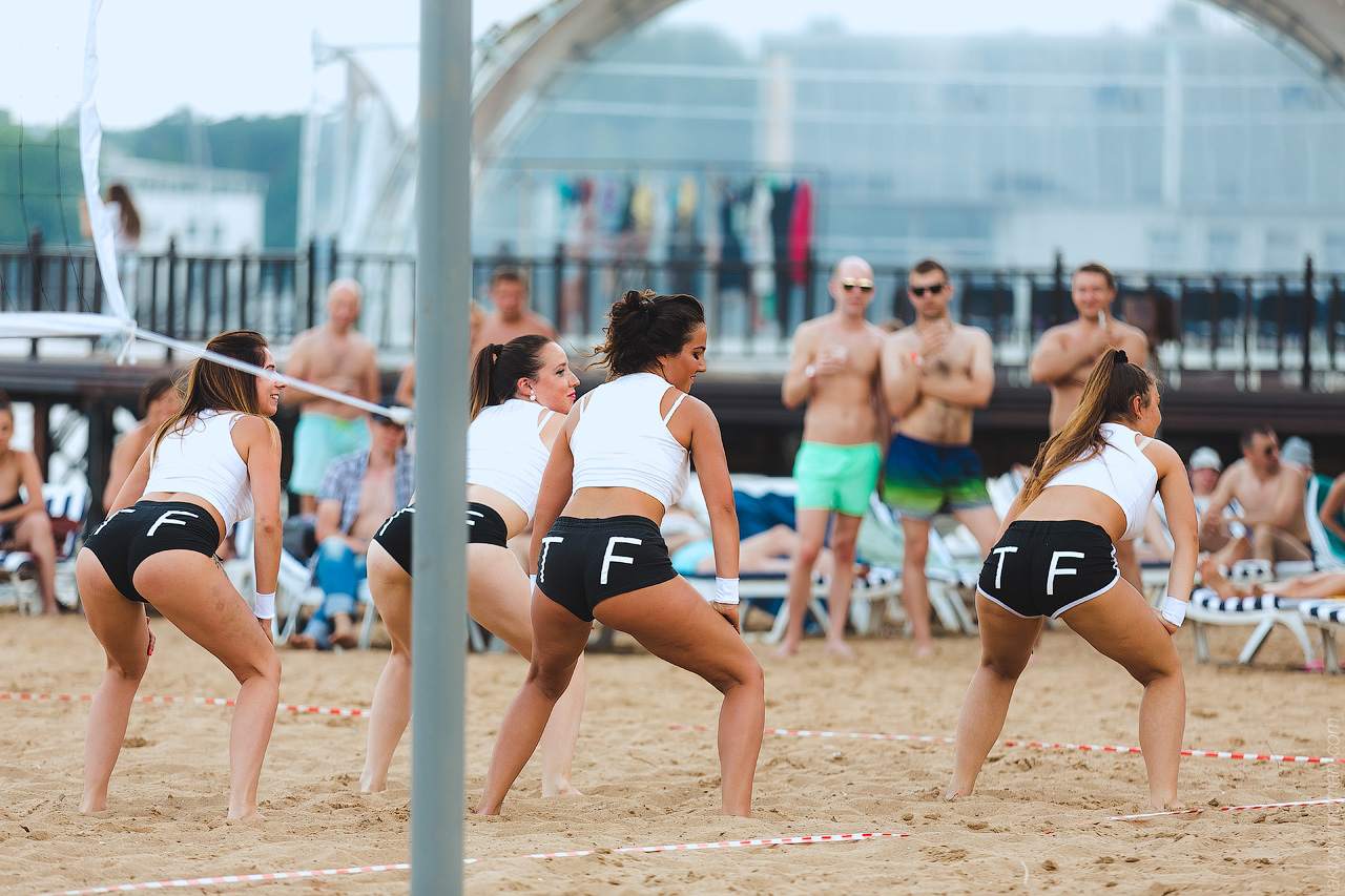 Фотография: Турнир по пляжному волейболу среди моделей №10 - BigPicture.ru
