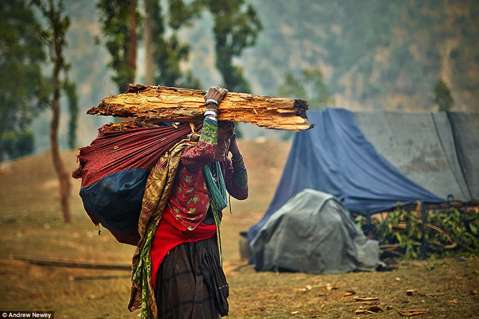 Фотография: Последние охотники и собиратели: жизнь первобытного племени в Непале №10 - BigPicture.ru