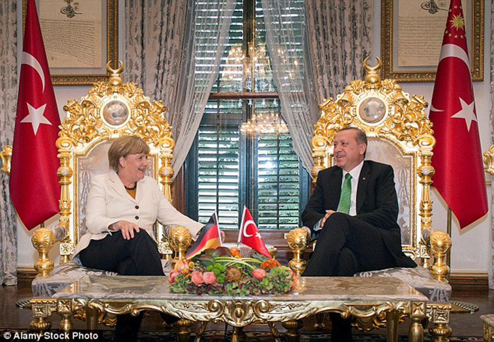 Фотография: Роскошный дворец, 185 миллионов долларов и жена-шопоголичка президента Эрдогана №10 - BigPicture.ru
